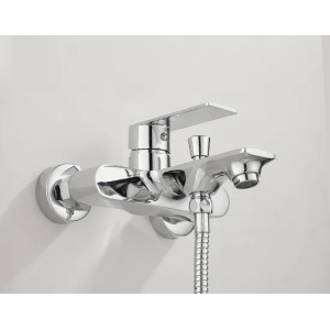 Bath Mixer Bathroom Faucet Single Lever Hot and Cold6353353c