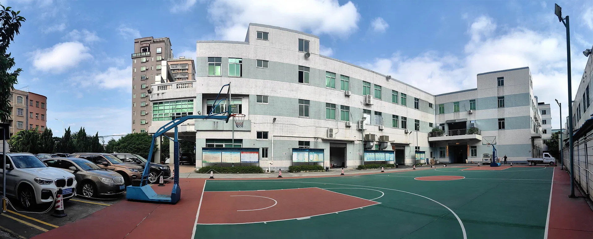 32 Inch New Solar Product Smart AC DC TV with Solar Panel and Battery 12V Rechargeable Solar Television