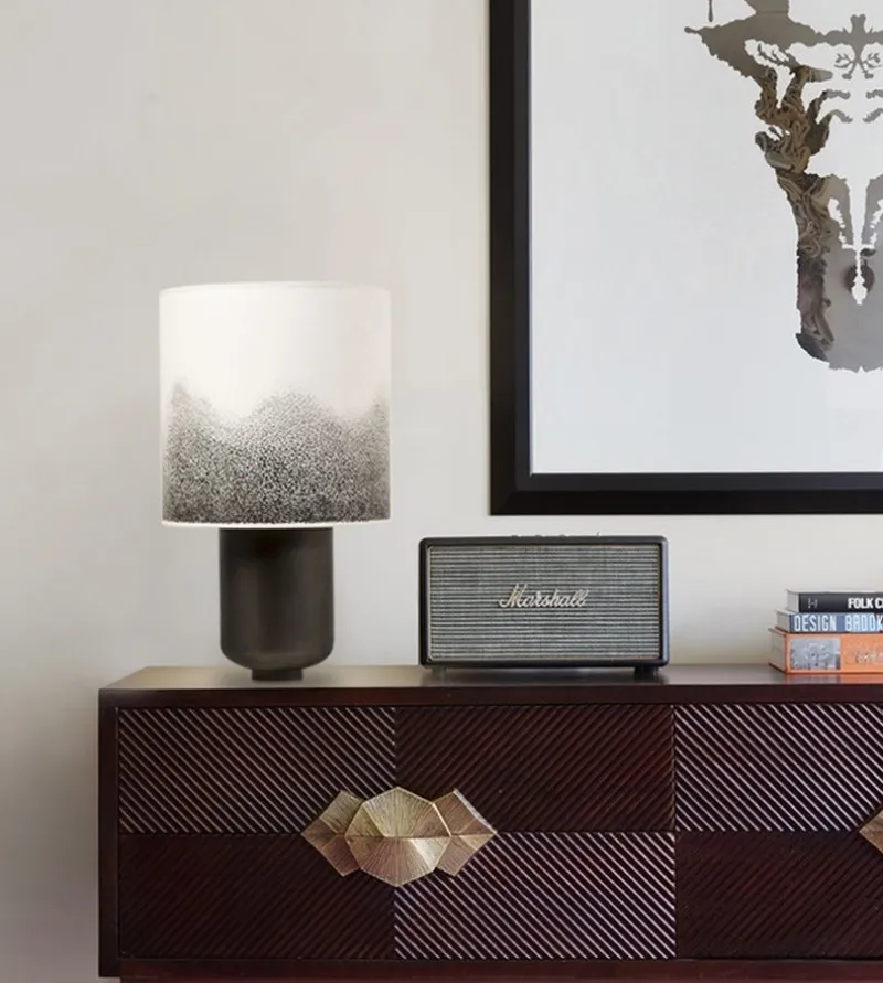 Home Decor European New Design Fashion Nordic Modern Bedside Fabric Shade Reading Light for Living Room Bedroom Decorative LED Table Lamp (ZY-TW014)