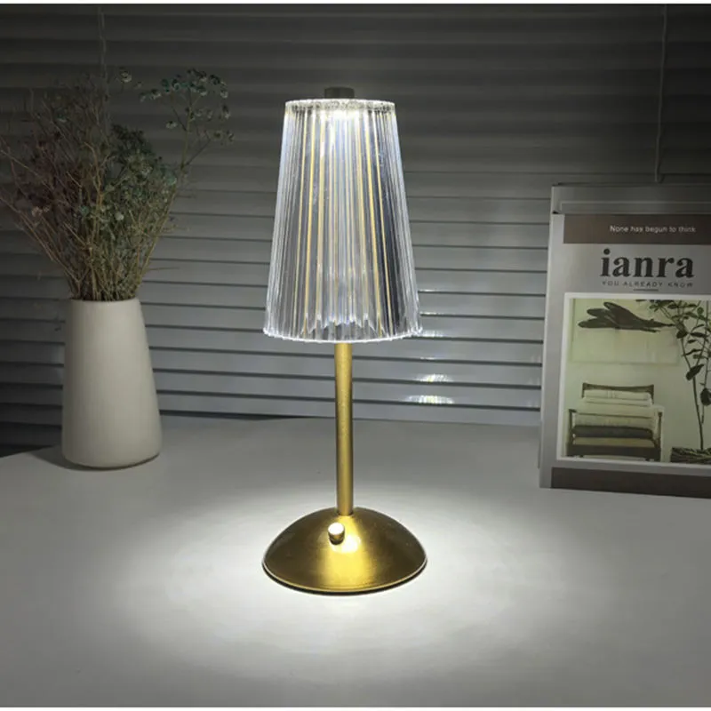 LED Modern European Romantic 3 Colors Touch Dimming Desk Light Cordless Rechargeable Hotel Restaurant Decor Night Lighting Acrylic Gold Metal Table Lamp for Bar