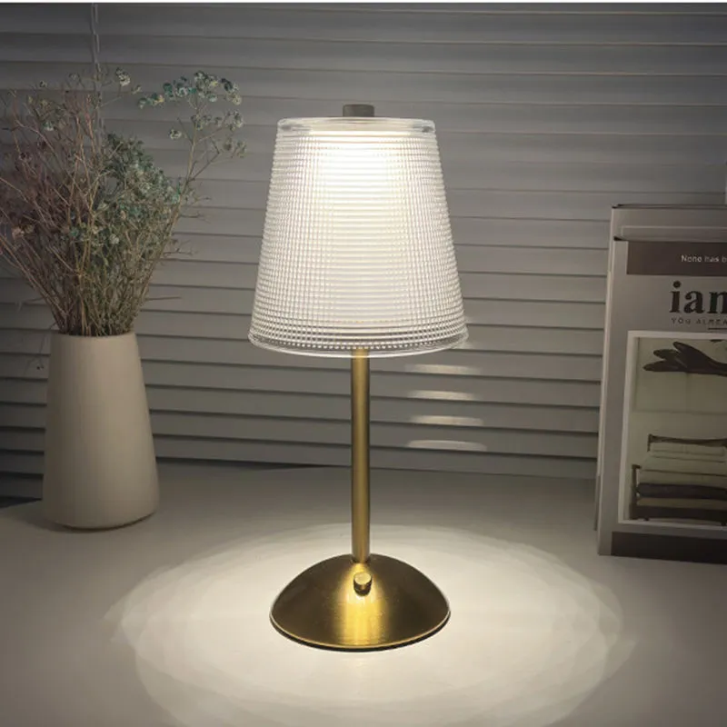 LED Modern European Romantic 3 Colors Touch Dimming Desk Light Cordless Rechargeable Hotel Restaurant Decor Night Lighting Acrylic Gold Metal Table Lamp for Bar