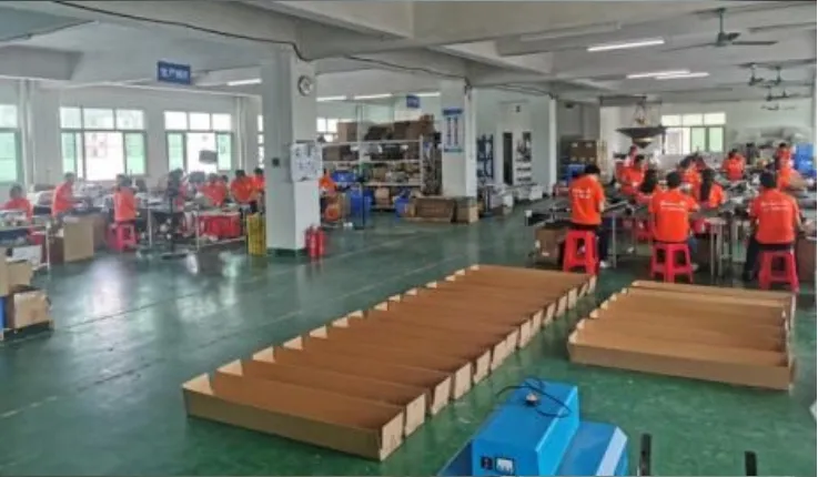 Gold New Design Bedroom Bedside LED Wall Lamp Fashionable Living Room Background Acrylic Iron Romantic LED Wall Light