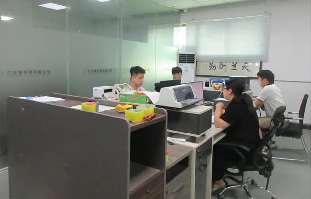 High-Brightness Solar Ceiling Light for Outdoor Patios with 5000K Daylight White &amp; IP65 Waterproof Standard