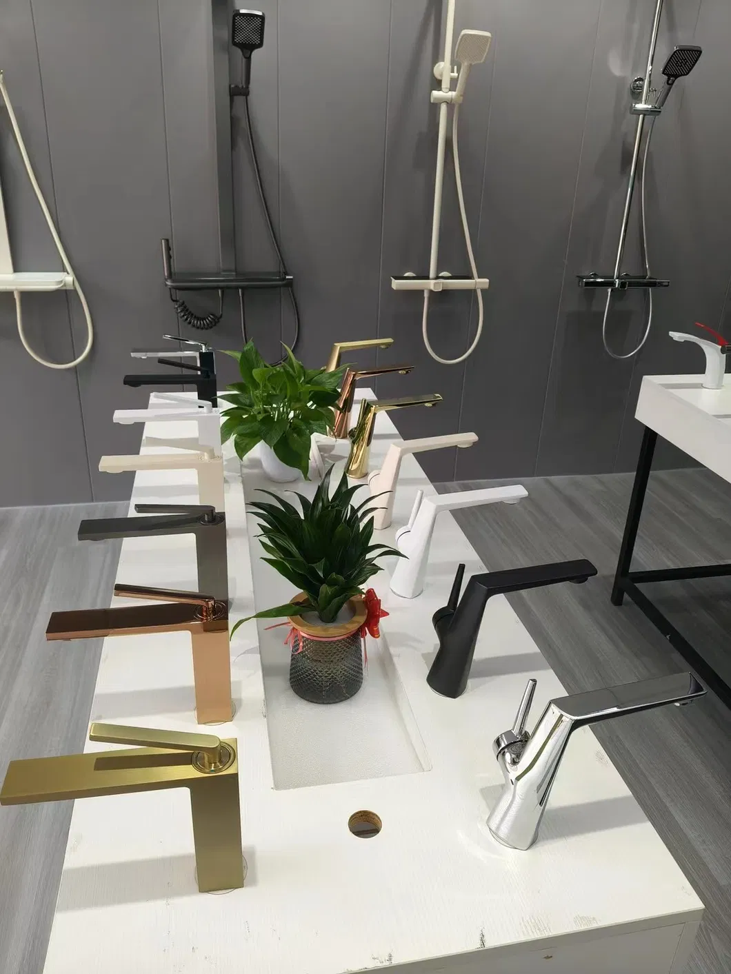 China OEM Sanitary Ware Factory Bathroom 304stainless Steel Water Sink Basin Faucet