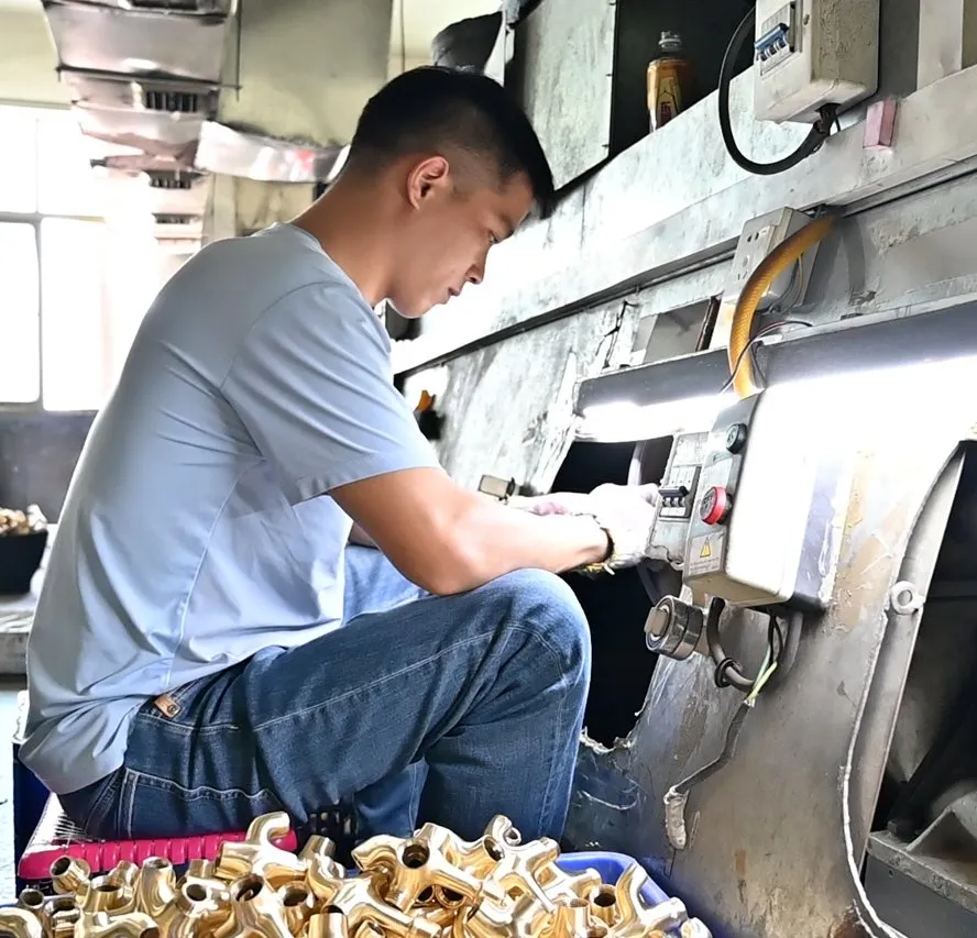 Concealed Digital Embedded Foldable Basin Faucet with Full Copper Material for Sanitary Basin Faucet Basin Tap