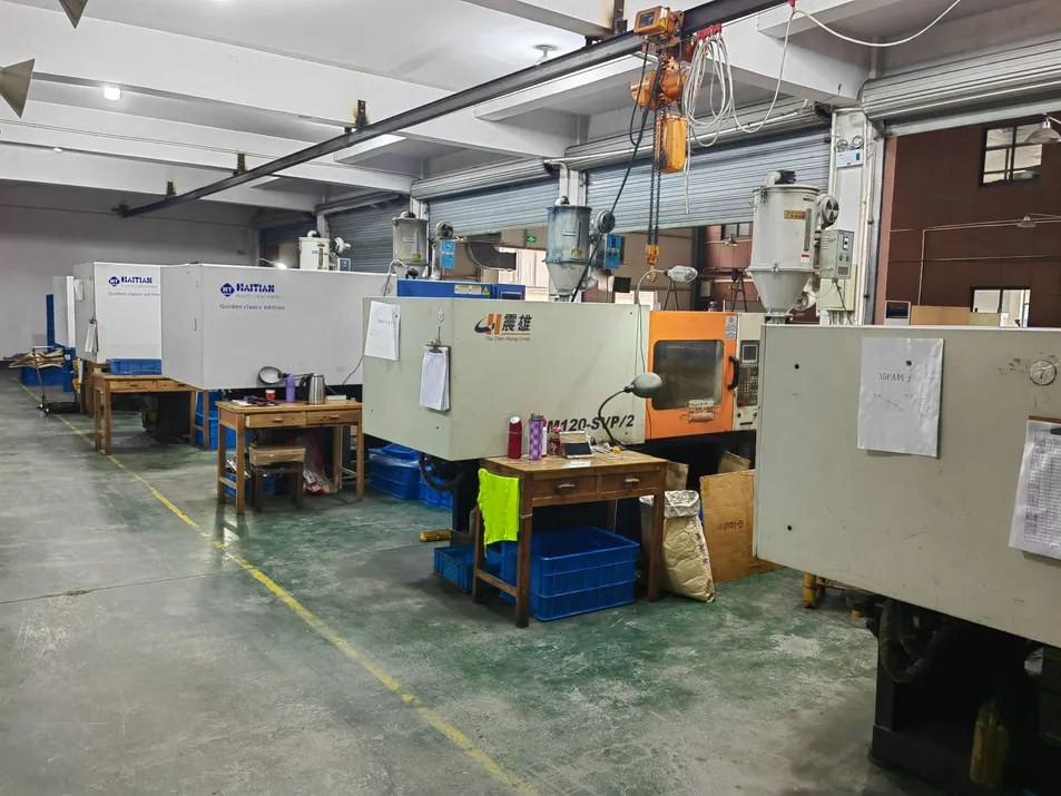 Plastic Faucet Plastic Kitchen Single Lever Swivel Spout Kitchen Tap Washbasin