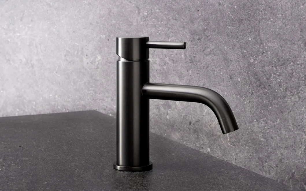 Elegant Chrome Waterfall Faucet for Kitchen and Luxury Sanitary Ware Bathroom Faucet