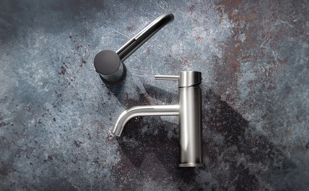 Elegant Chrome Waterfall Faucet for Kitchen and Luxury Sanitary Ware Bathroom Faucet