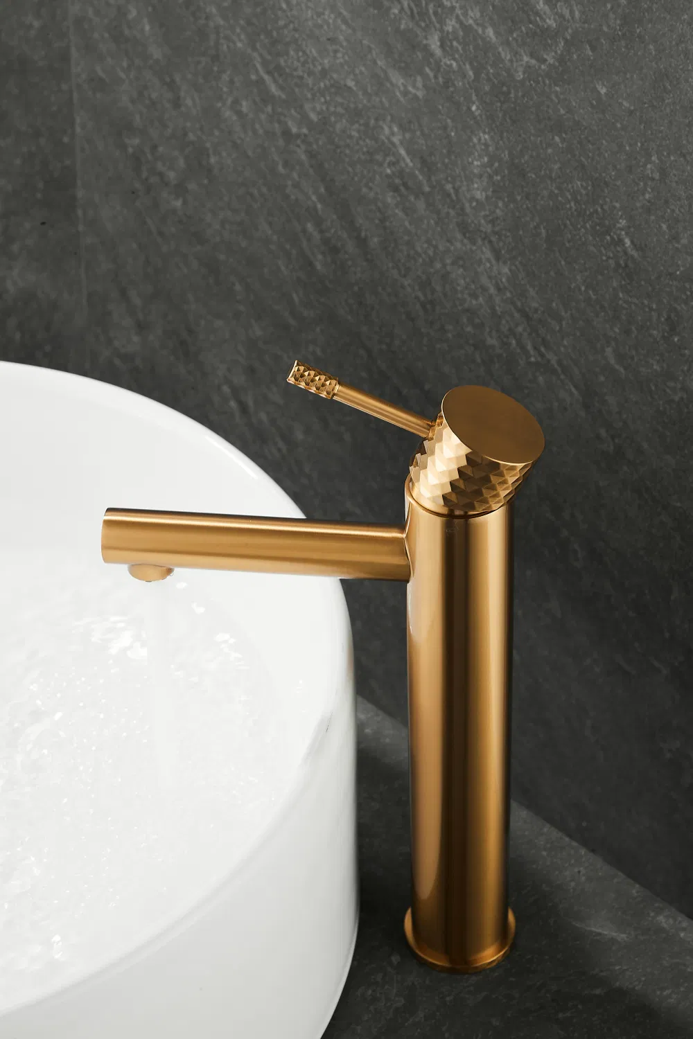 High Quality New Style Diamond Cutting Gold Brushed Bathroom Basin Faucet