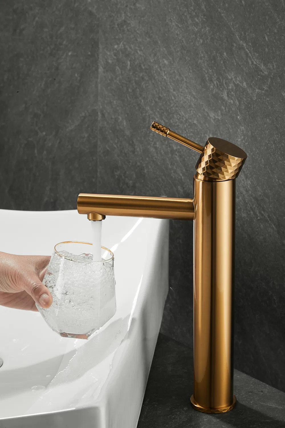 High Quality New Style Diamond Cutting Gold Brushed Bathroom Basin Faucet
