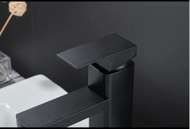 Premium Ss 304 Bathroom Basin Sink Faucet for Home Accessories