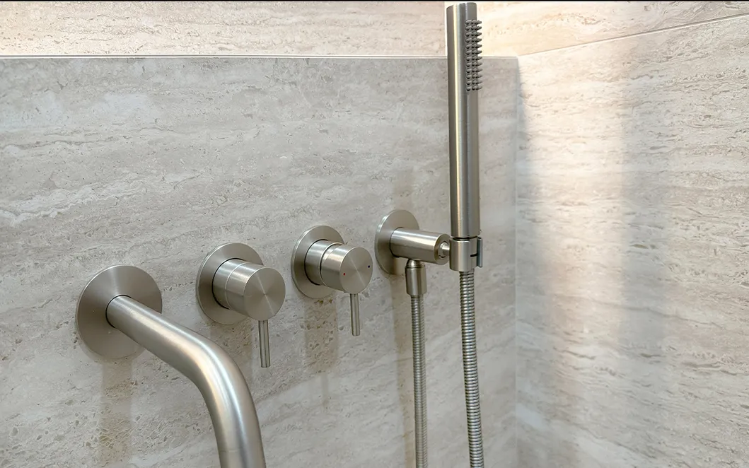 Flush-Mounted Shower Bathroom Fittings with Rain Shower Head Hand Shower for Bathroom Fittings