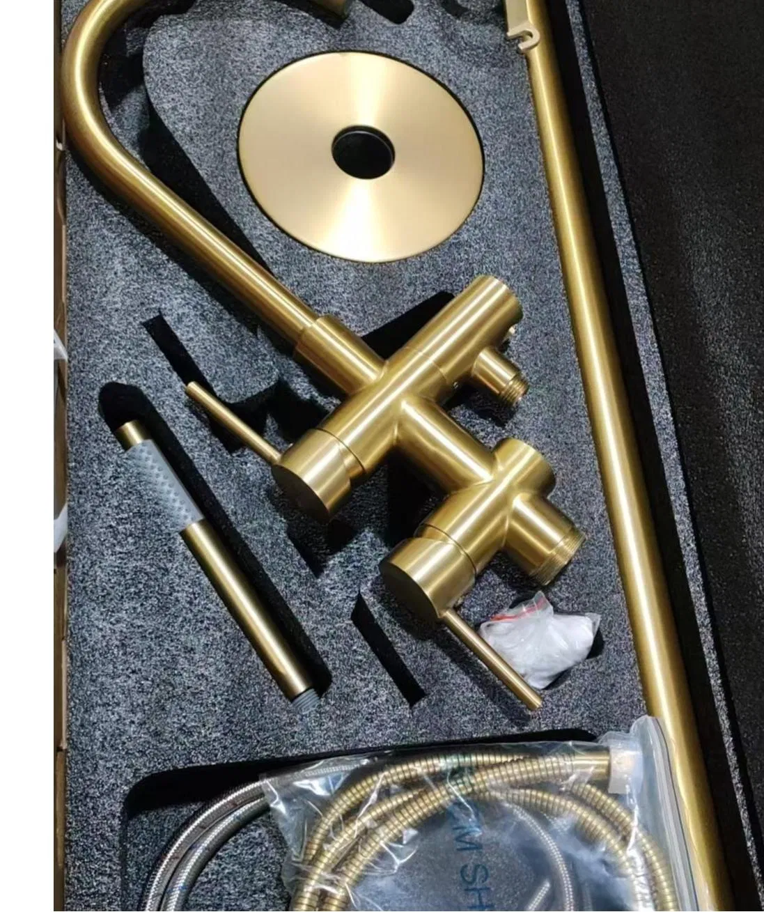 Premium Temperature Control Rainfall Filtered Shower Head with Handheld Shower Faucet for Stylish Villa and Hotel Bathrooms