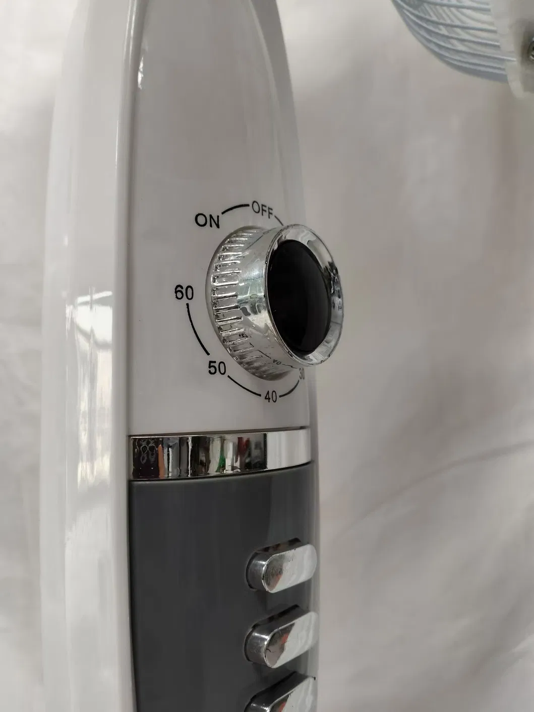 16 Inch Apartment Household Stand Fan Special Design with 6 Horn Blade