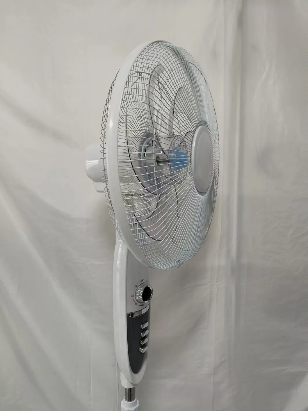 16 Inch Apartment Household Stand Fan Special Design with 6 Horn Blade