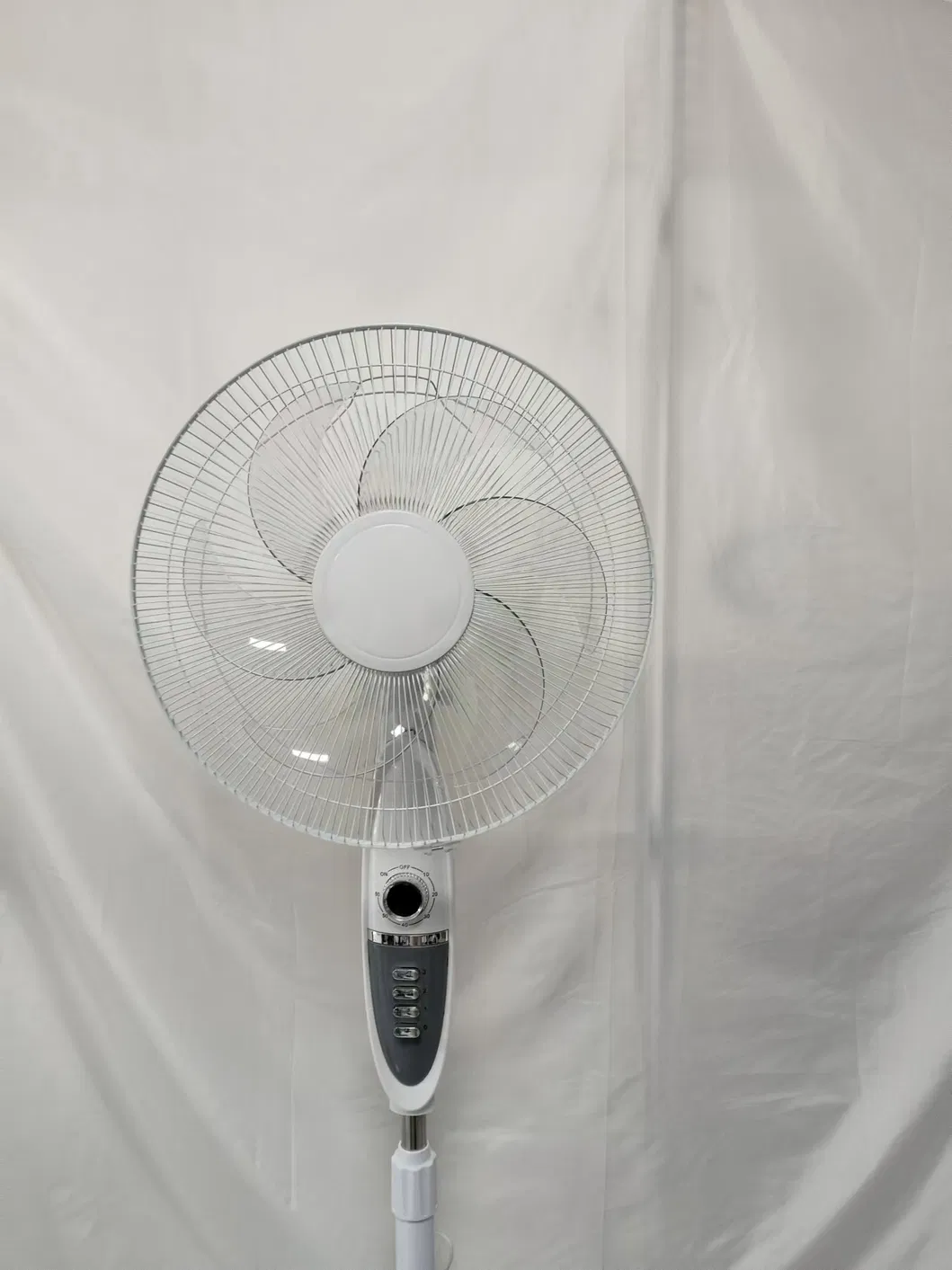 16 Inch Apartment Household Stand Fan Special Design with 6 Horn Blade