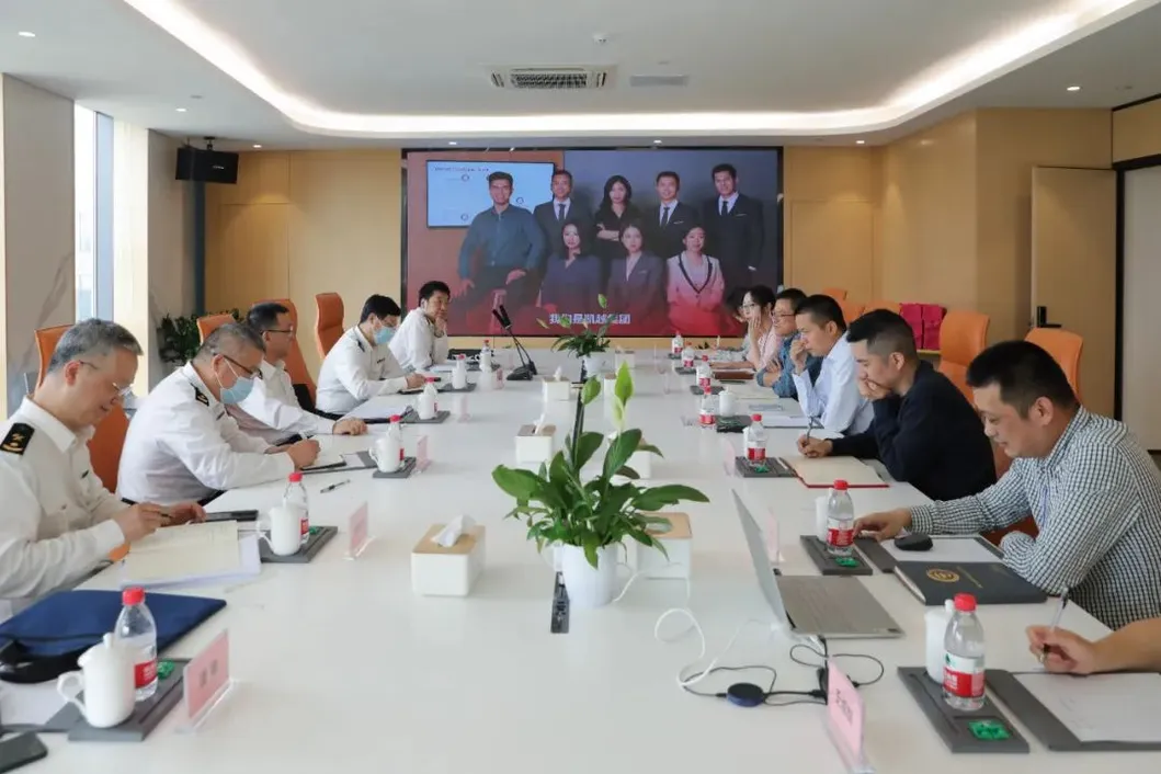 Automatic Glass Window Cleaning with Water Cleaner Robot