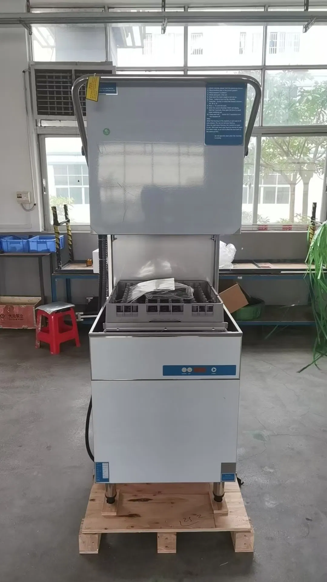 Byf-602e High-Efficiency Stainless Steel Hood Type Single Pumps Professional Commercial/Home/Industrial Built in Sink Dishwasher Machine for Restaurants