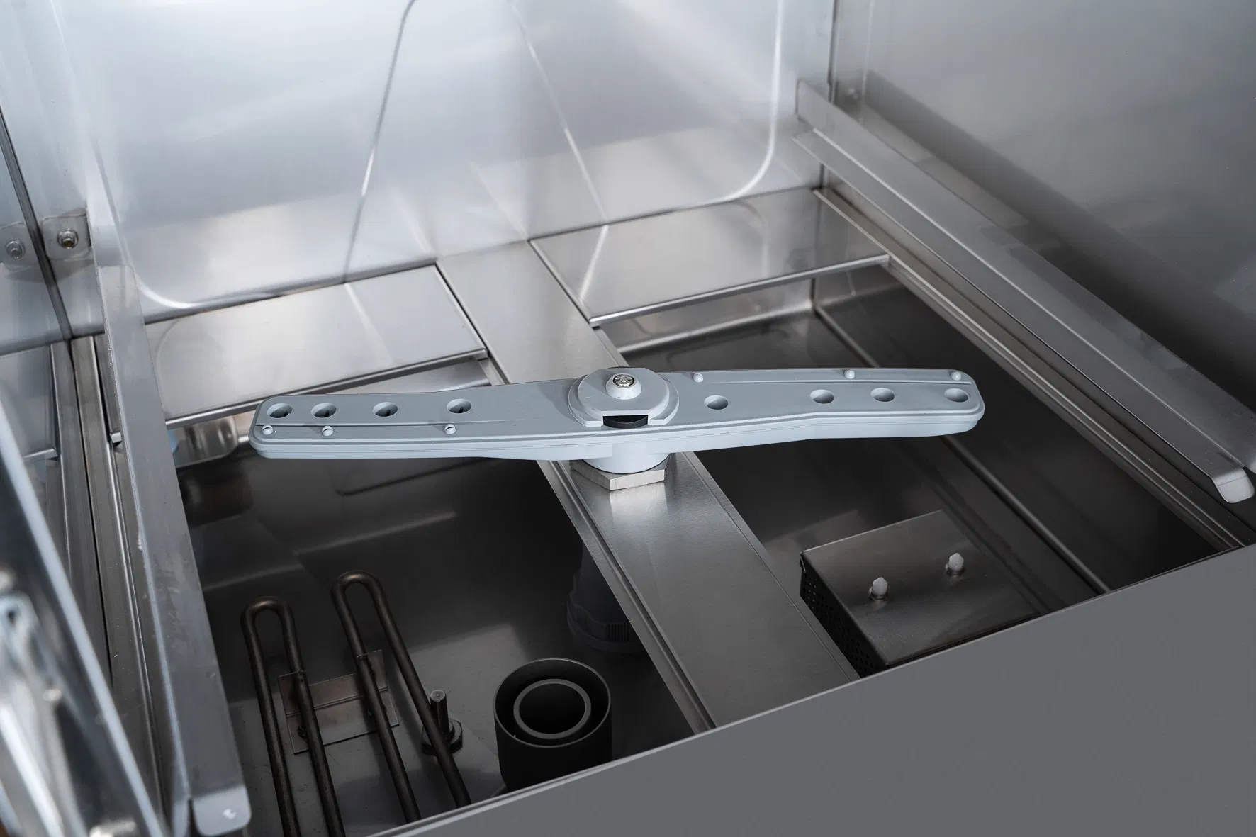 Byf-602e High-Efficiency Stainless Steel Hood Type Single Pumps Professional Commercial/Home/Industrial Built in Sink Dishwasher Machine for Restaurants