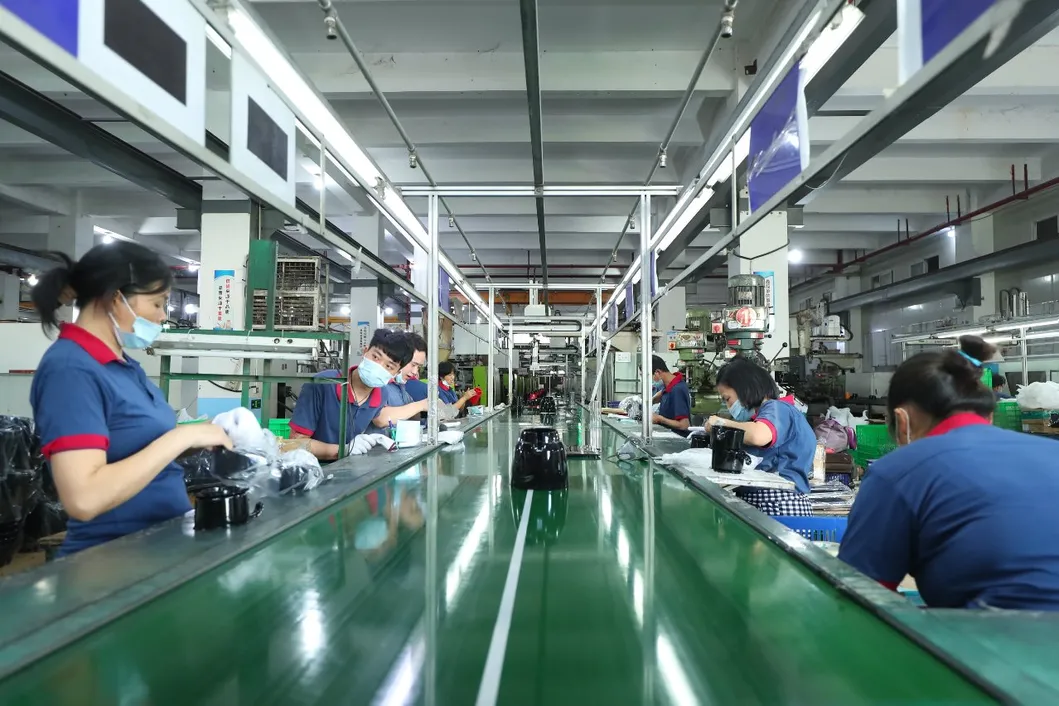 CE, CB, ETL, GS Approved 550W 3 Speed Blender Juicer Food Processor with LED Background Light Detachable Jar Lid Cord Storage Tempered Glass Cord Storage