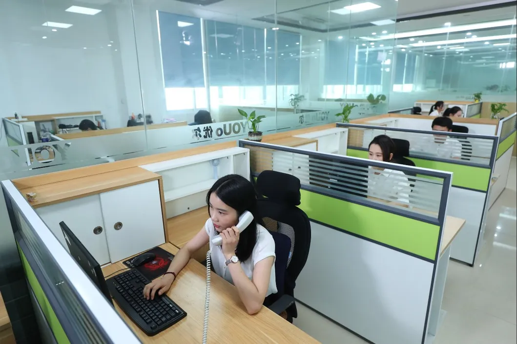 CE, CB, ETL, GS Approved 550W 3 Speed Blender Juicer Food Processor with LED Background Light Detachable Jar Lid Cord Storage Tempered Glass Cord Storage