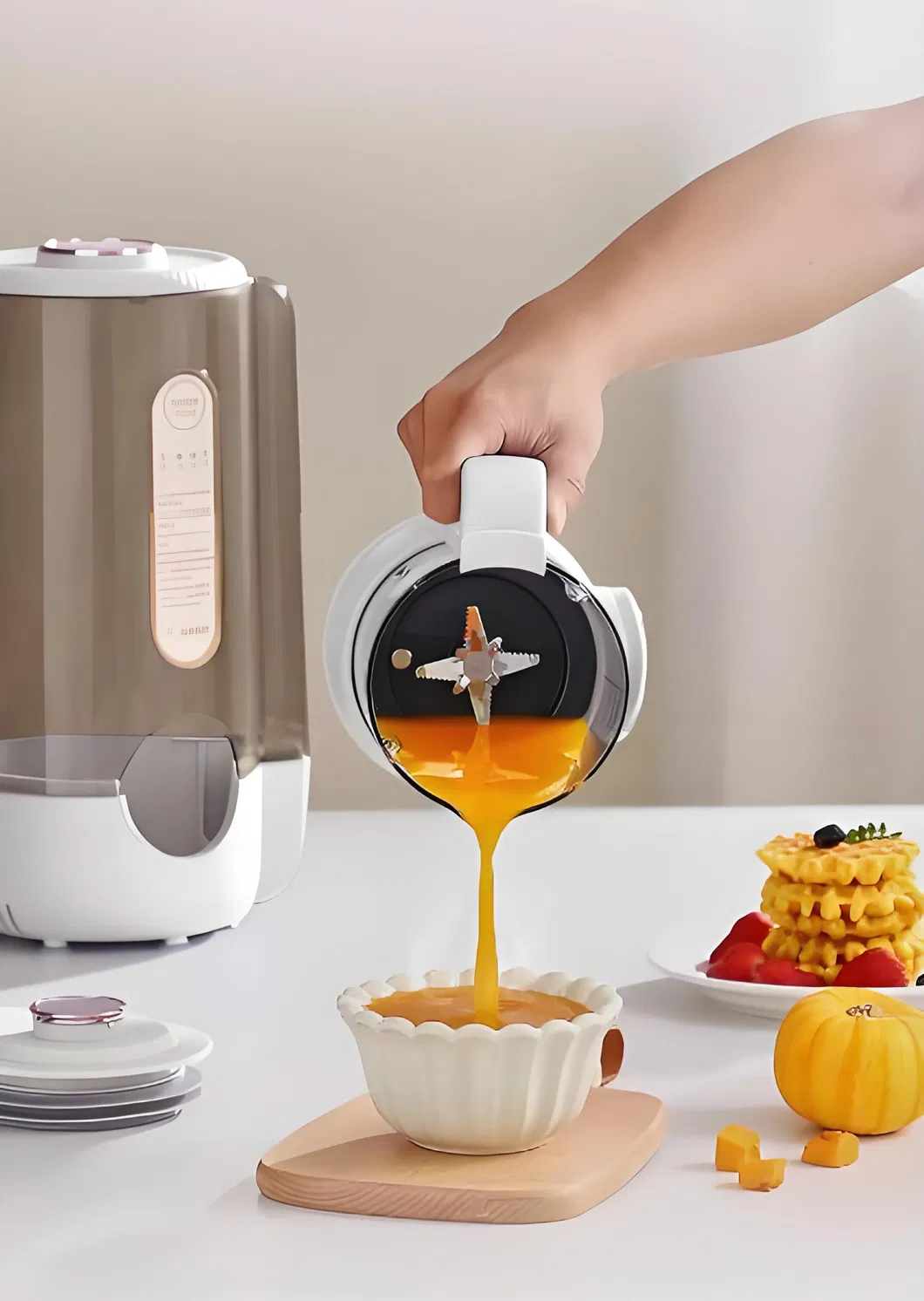 Hot Sales 1.65L Family Use Nosie Reduction Powerful Compact Blender