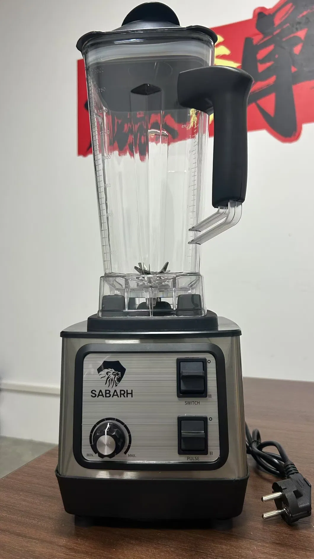 Versatile 2L Stainless Steel Blender for Smoothies and Soups