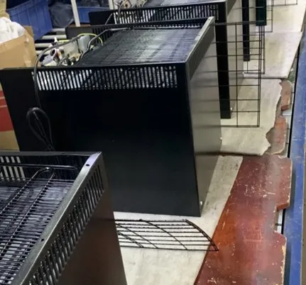 Thermoelectric Noiseless 32L Mini Fridge Glass Door Beverage Showcase