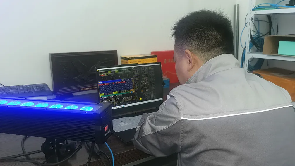 Gbr-LG200s 200W LED Projector Light Home Projector