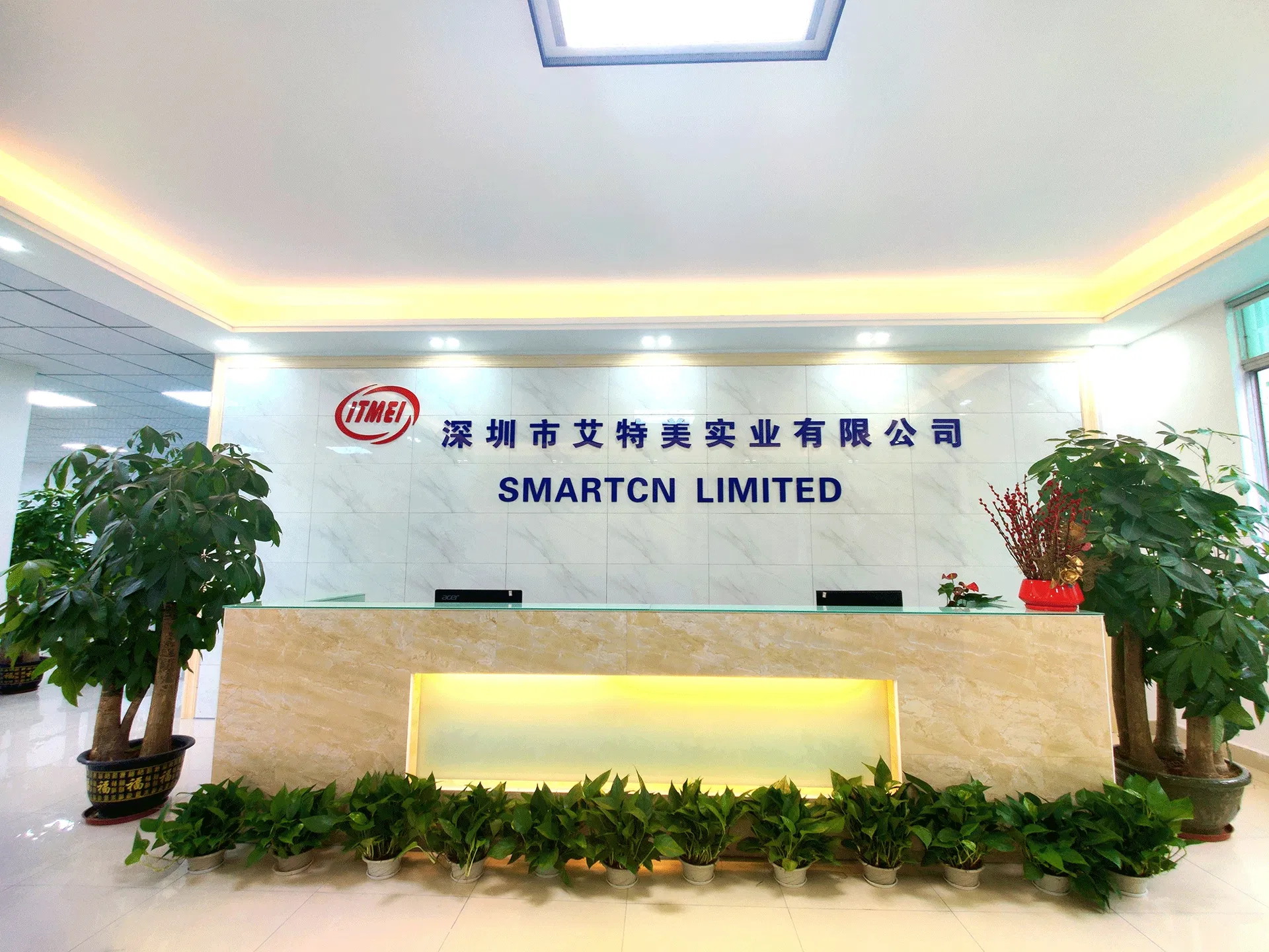 Full HD 1080P LED Projector A25 with Auto Focus and 1000 ANSI Lumens for Home Theater and Office